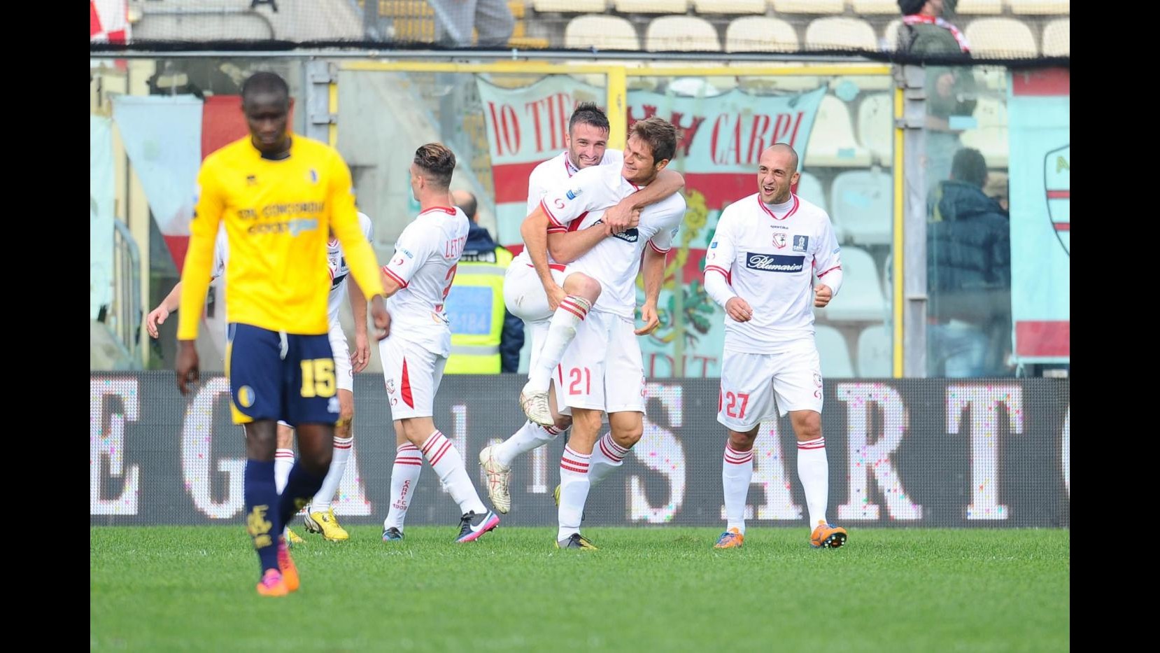 Serie B, Carpi espugna Modena 2-3 e fa suo il derby