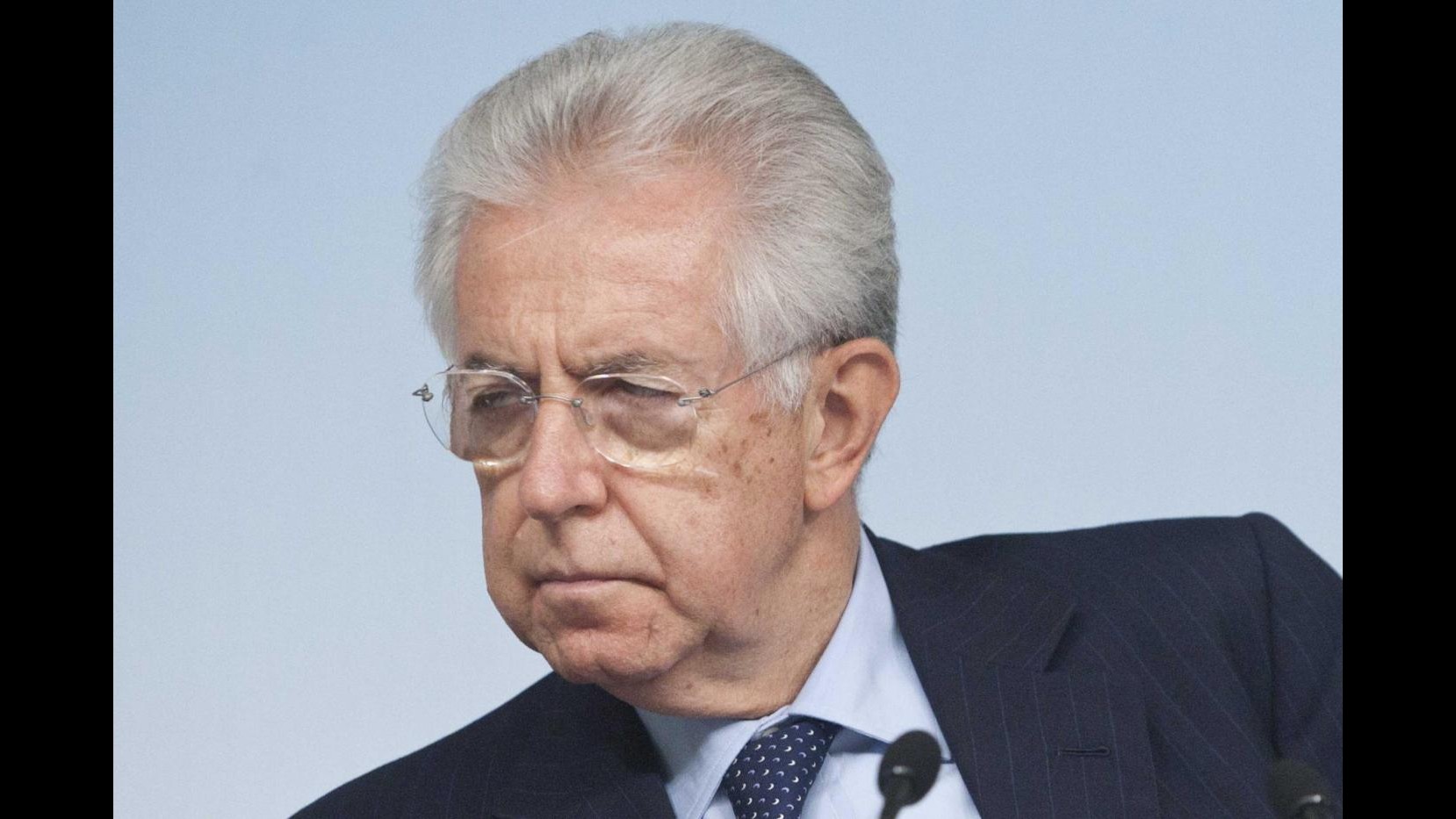 Costi politica, stangata di Monti a regioni e comuni spreconi