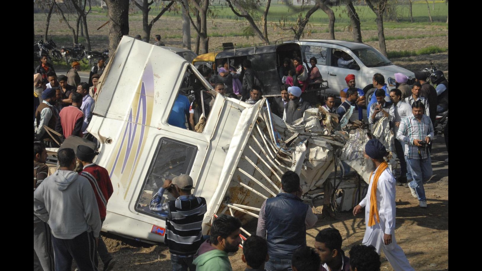India, si ribalta camion: 22 morti, 10 i bambini