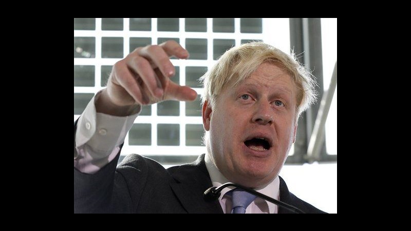 Boris Johnson: Aumentare capacità aeroporti Londra o sarà crack