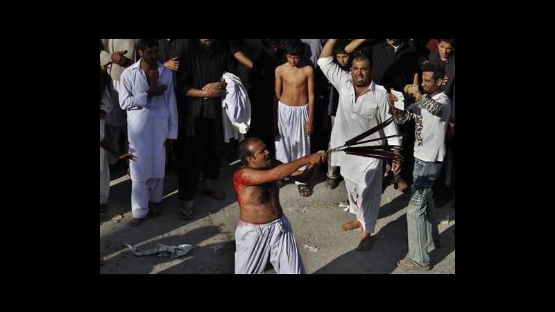 Pakistan, sciiti picchiano a morte 3 sunniti in processione per Ashura