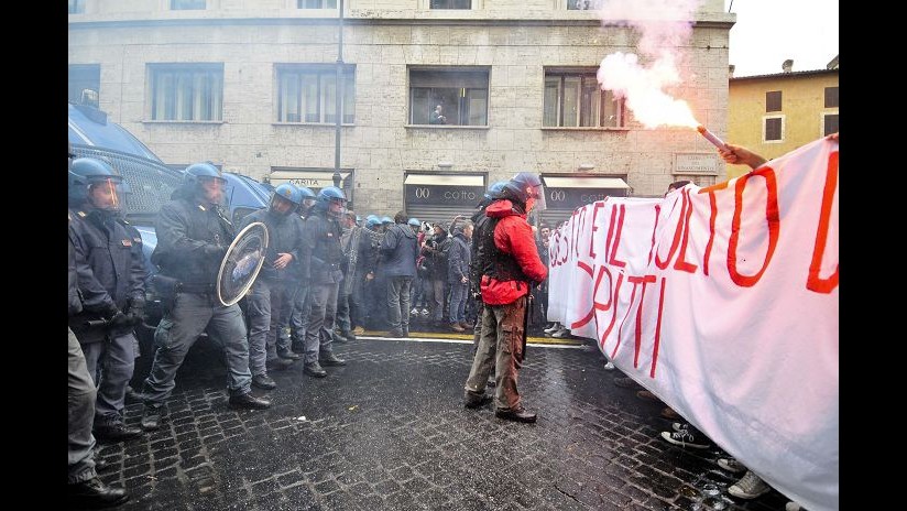 Legge stabilità, studenti in piazza: tensioni con le forze dell’ordine