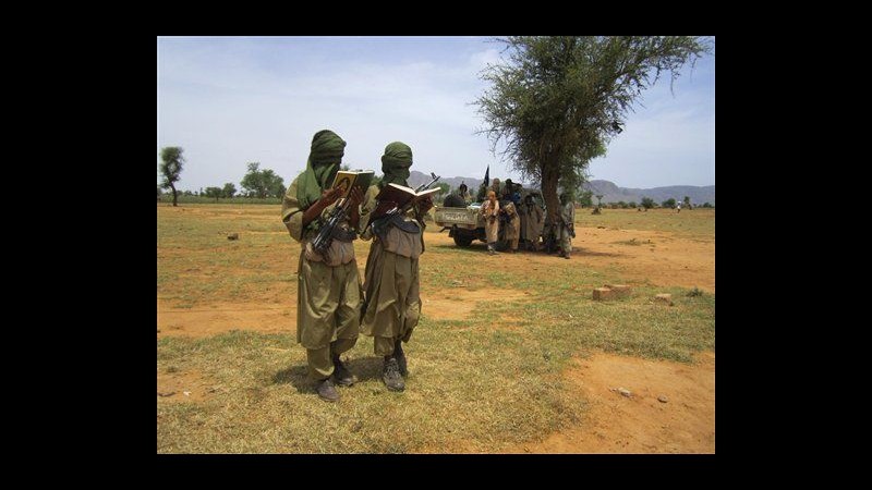 Mali, un migliaio di bambini comprati e trasformati in soldati