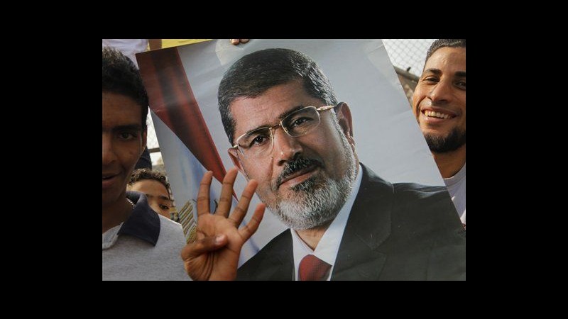 Egitto, Morsi trasferito in cella isolamento di carcere Borg al-Arab