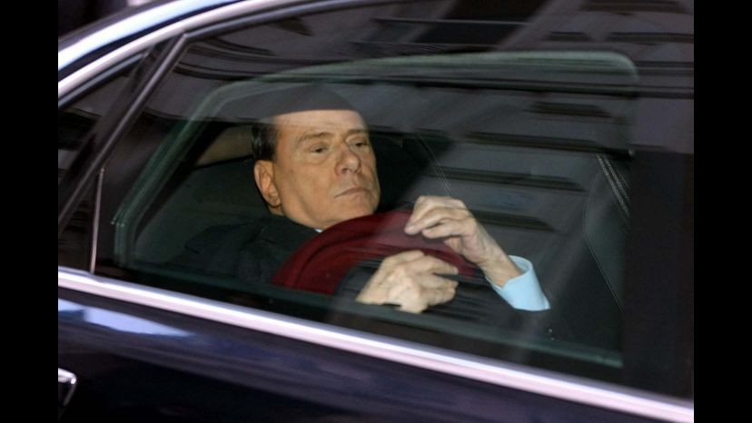 Alfano da Berlusconi:  tregua o ultimatum? Avvocato Coppi: Richiesta di grazia è tramontata