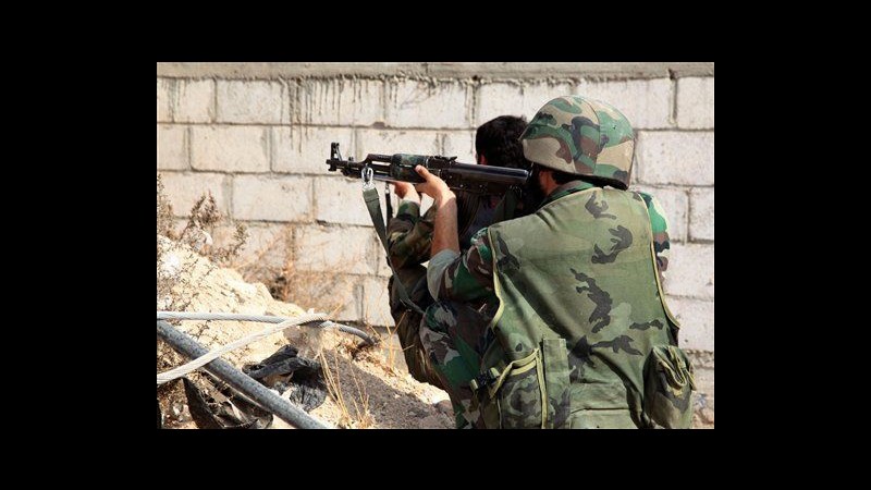 Siria, esercito prende controllo di sobborgo Hejeira a sud di Damasco