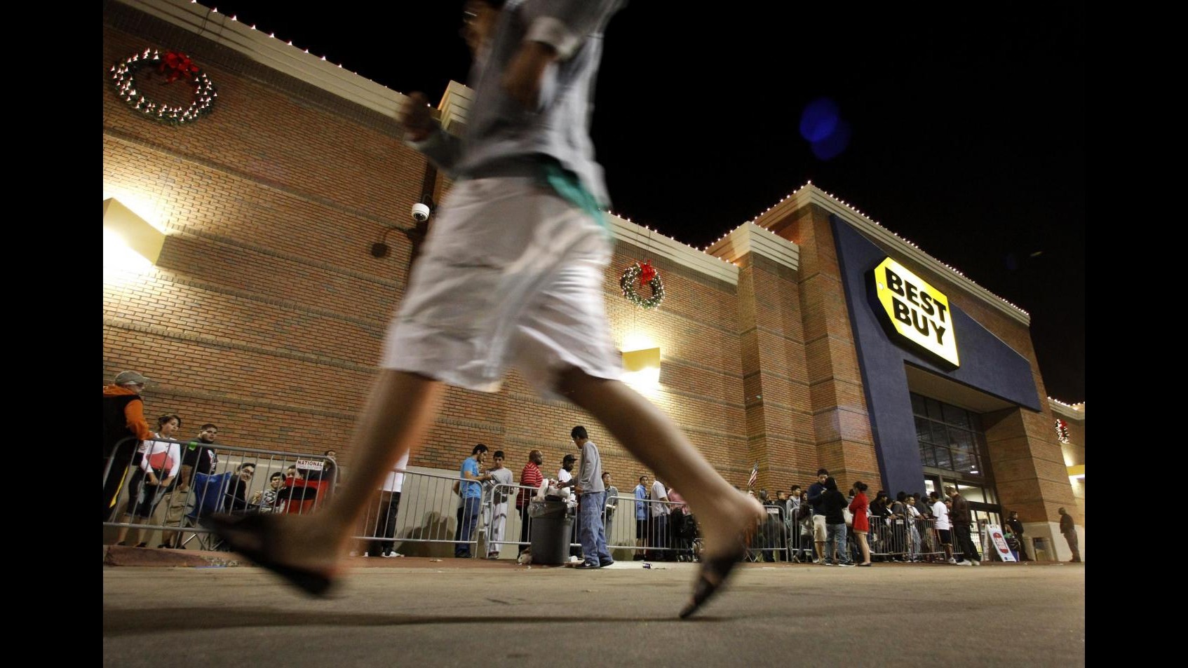Usa, negozi anticipano apertura Black Friday al Thanksgiving