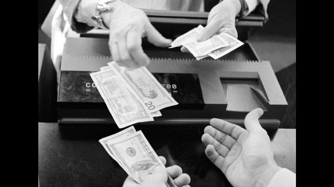 Corruzione, al 12% degli italiani chiesta una tangente nell’ultimo anno