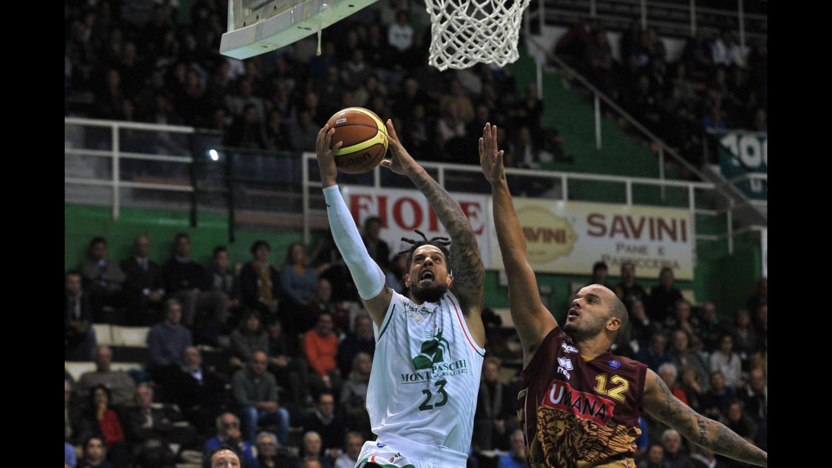 Basket, Serie A: Siena-Venezia 69-54 nel posticipo, Hackett e Carter show