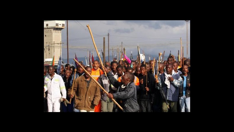 Sudafrica, avviata indagine ufficiale su uccisione minatori a Marikana