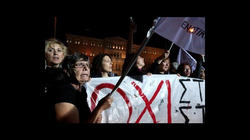 Grecia, governo sopravvive a mozione di sfiducia promosso da Syriza
