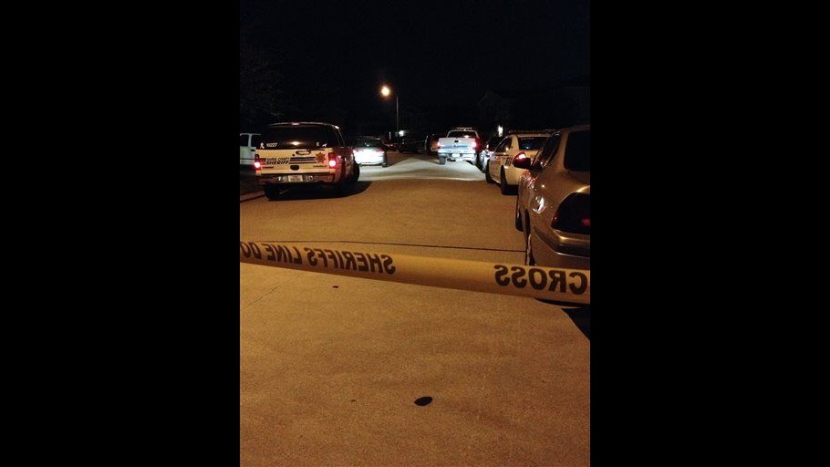 Usa, sparatoria a festa giovani in casa in Texas: 2 morti e 22 feriti