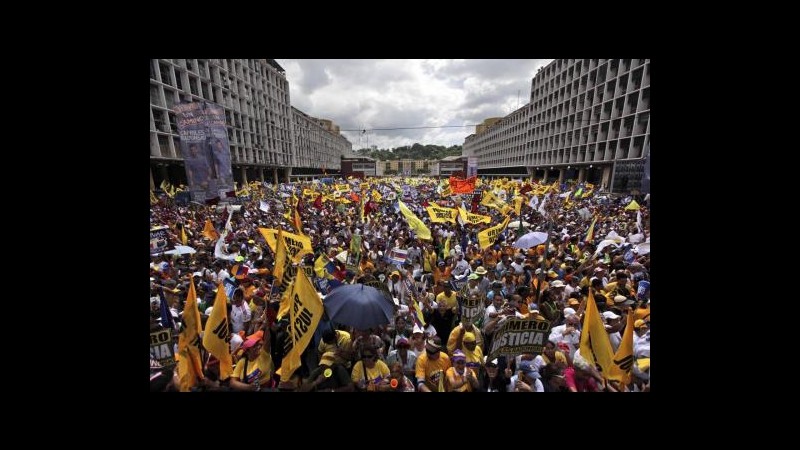 Venezuela, sparatoria fra sostenitori di Chavez e di Capriles: 2 morti