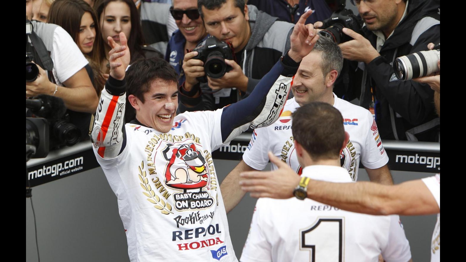 MotoGp, Valencia: Lorenzo vince ma non basta, Marquez terzo è campione del mondo
