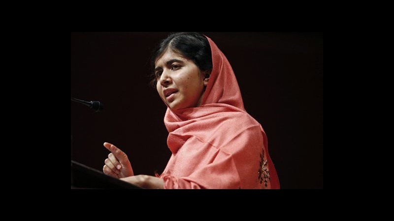 Malala, autobiografia vietata in 40mila scuole private del Pakistan
