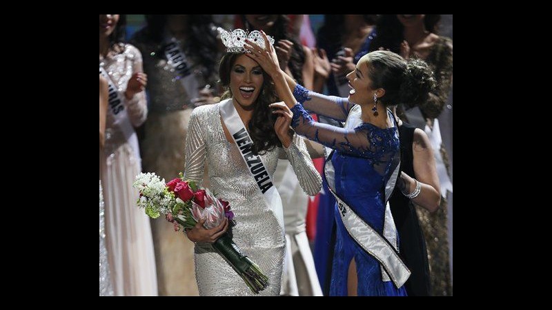 Miss Universo, vince la venezuelana Gabriela Isler