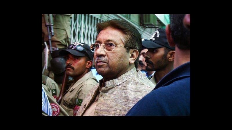 Pakistan, ex presidente Musharraf liberato da arresti domiciliari