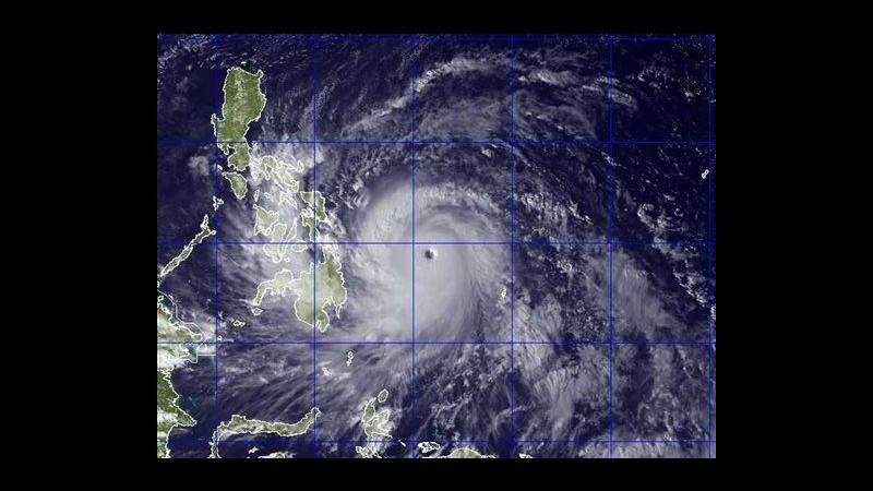 Filippine attendono Haiyan, peggior tifone del 2013: migliaia evacuati