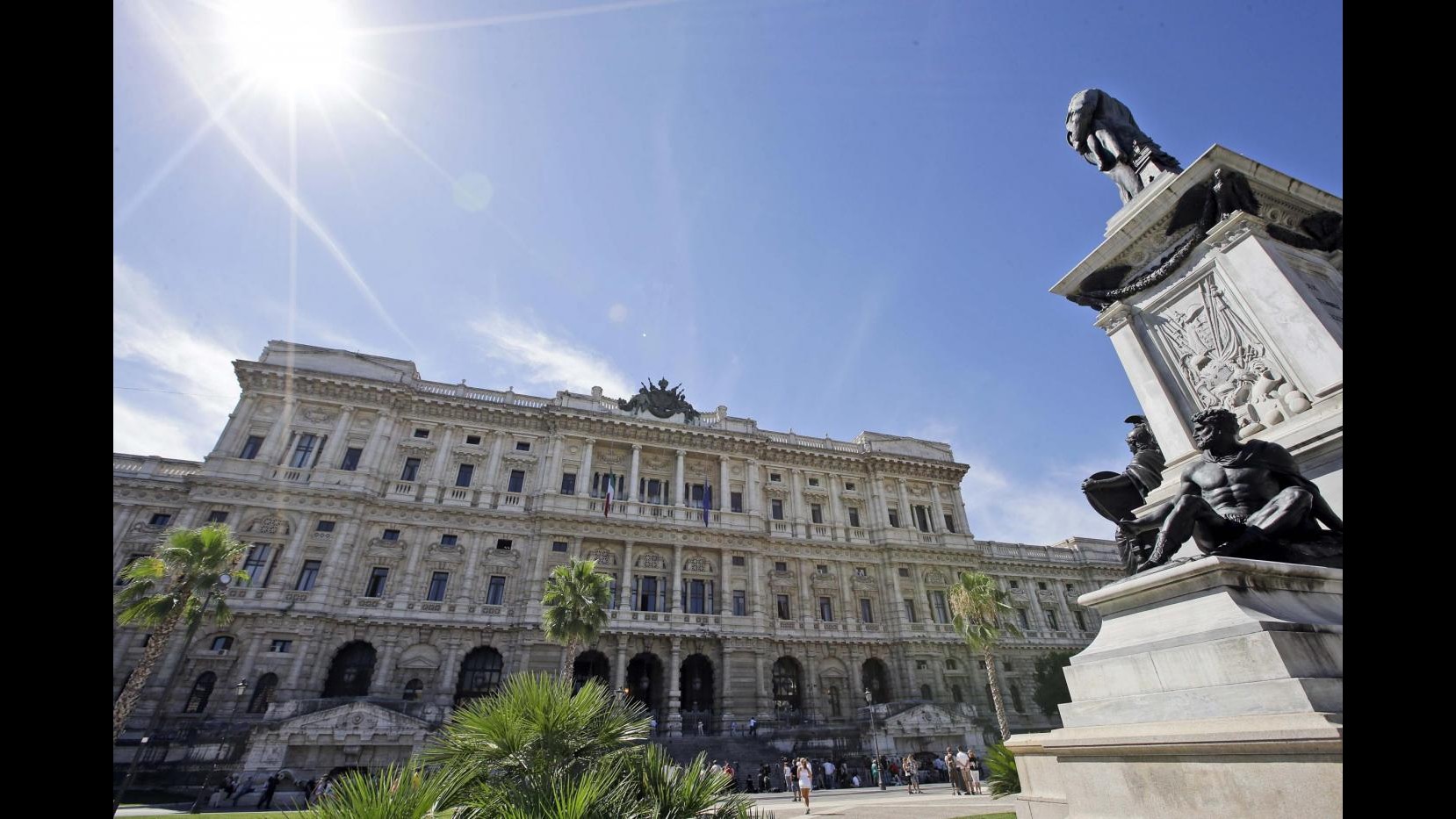 Berlusconi, commissione Csm all’unanimità: Archiviare caso Esposito