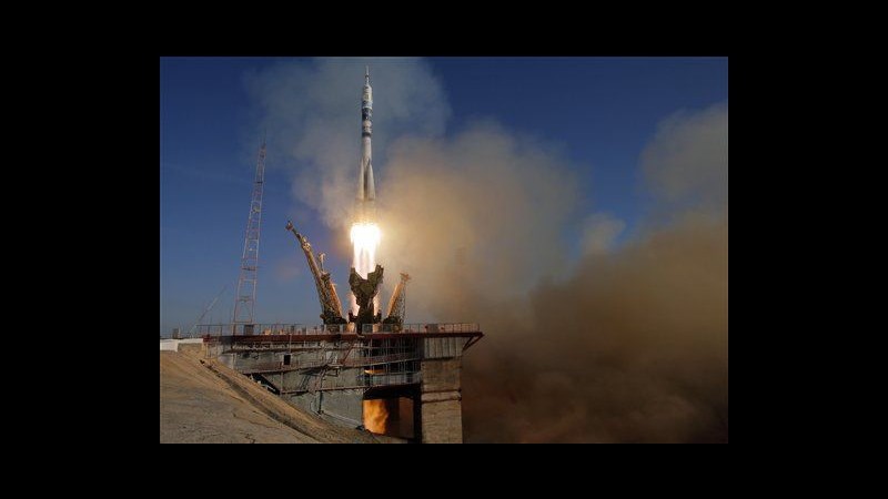 Sochi 2014, la torcia olimpica è partita per la Stazione spaziale