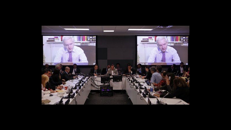 Assange: Estradizione? Londra e Stoccolma vincolate a Usa