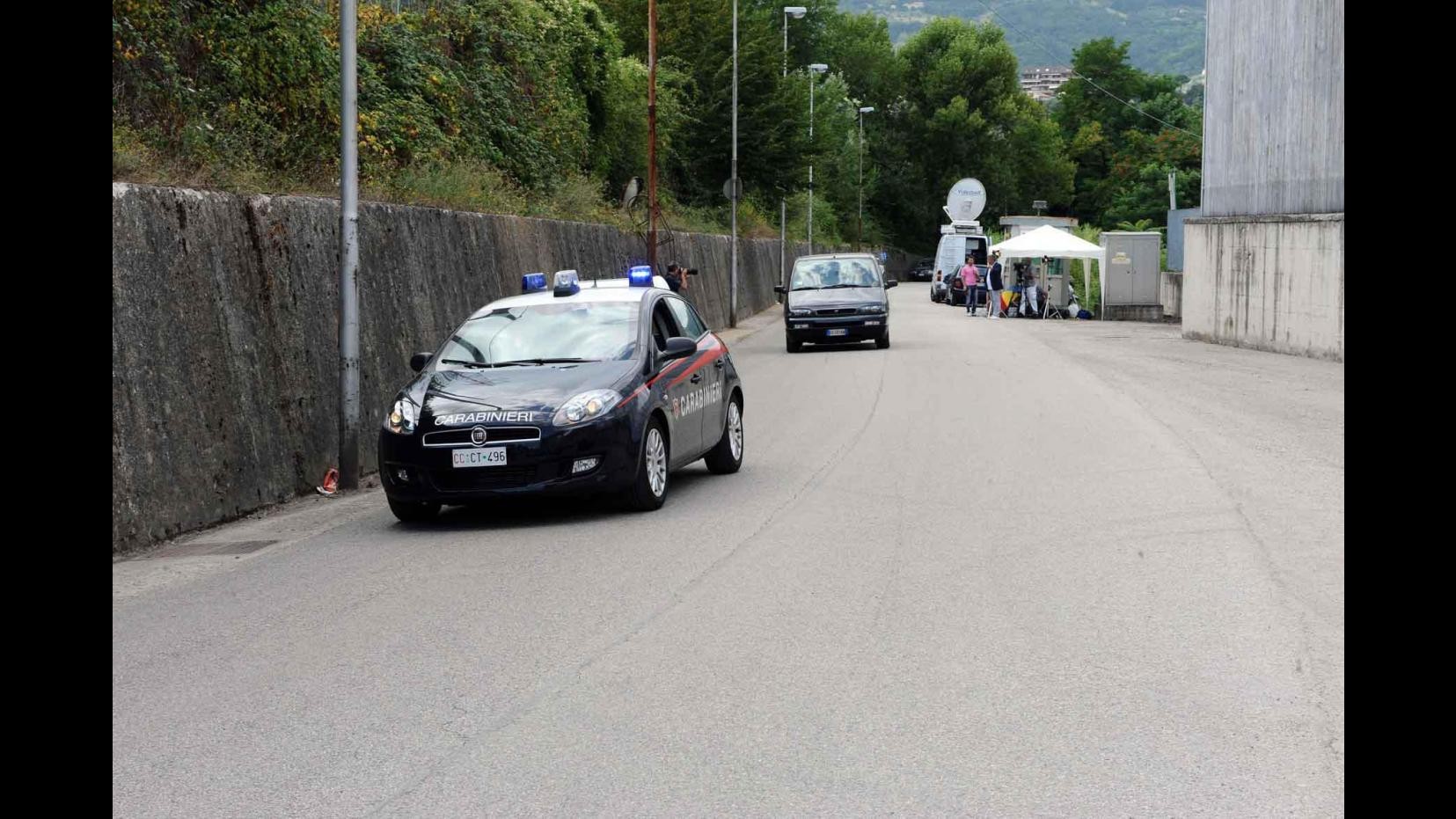 Roma, arrestato 25enne: aggredisce compagna e le rompe la mascella