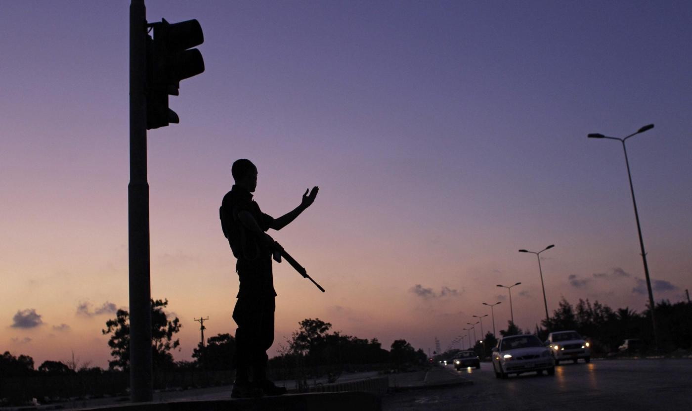 Libia, a Bengasi ucciso un poliziotto con 7 colpi alla testa