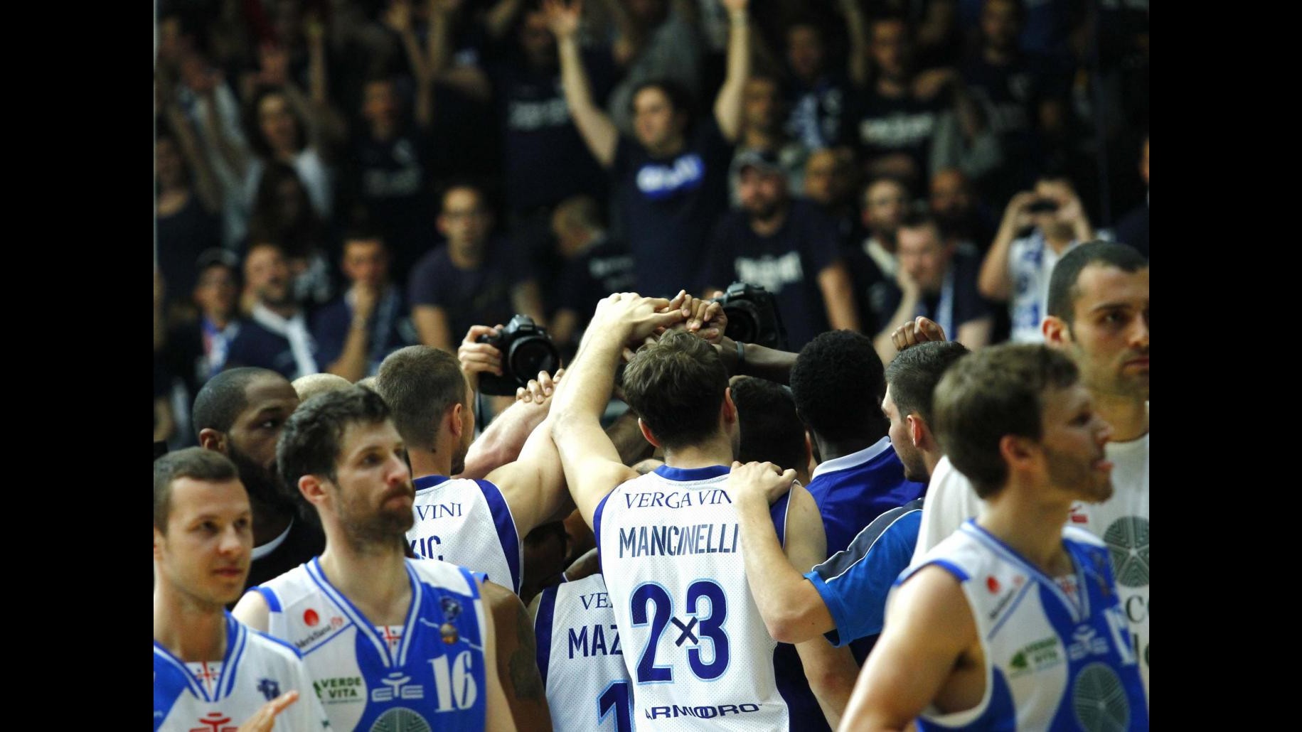 Serie A: successi per Sassari e Siena, Milano travolgente. Cade Brindisi