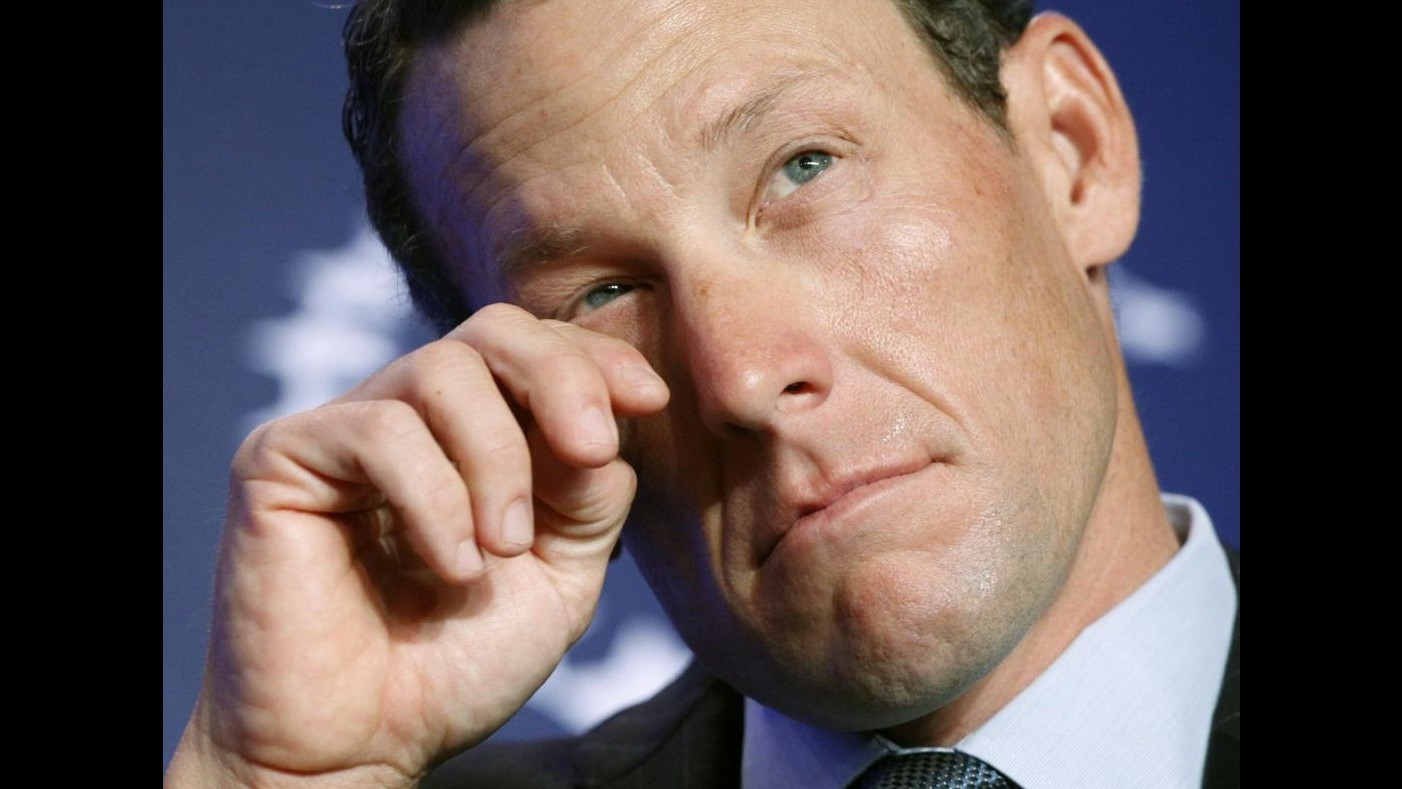 Doping, Uci toglie a Lance Armstrong tutte le vittorie in carriera
