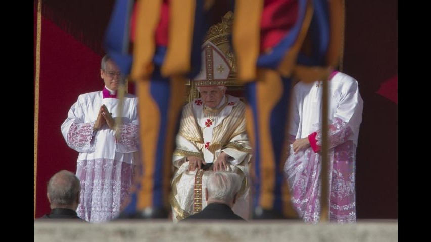 Vaticano, Papa proclama 7 nuovi santi: una pellerossa per prima volta