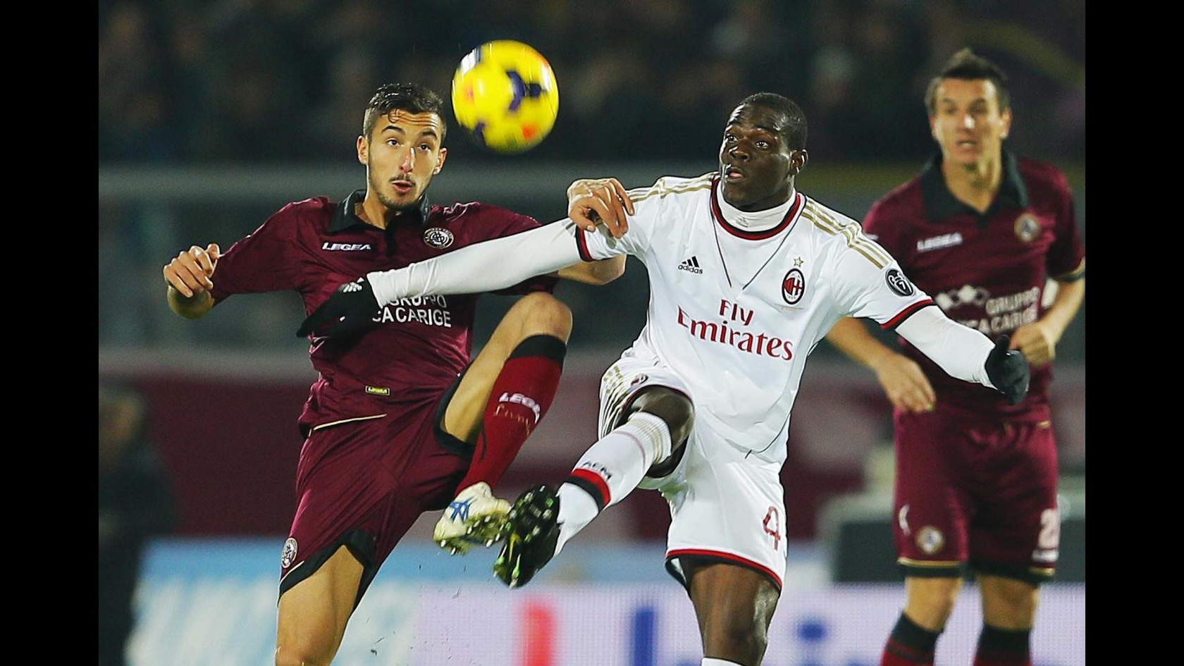 Serie A, doppio Balotelli salva il Milan: a Livorno è 2-2