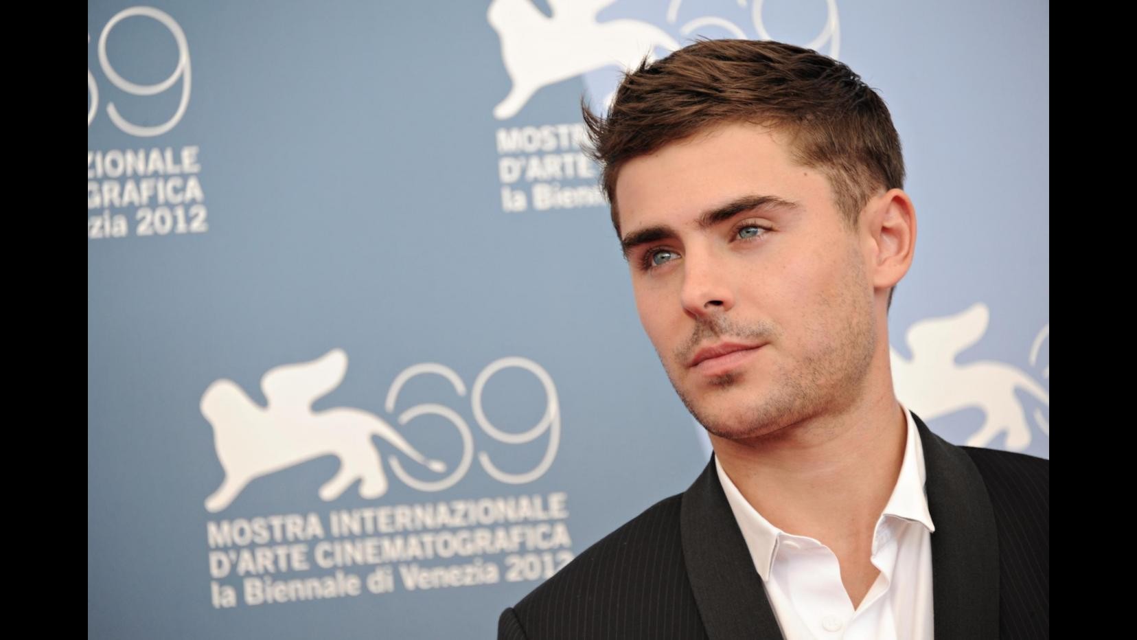Zac Efron in versione sexy nuovo volto della John John Denim