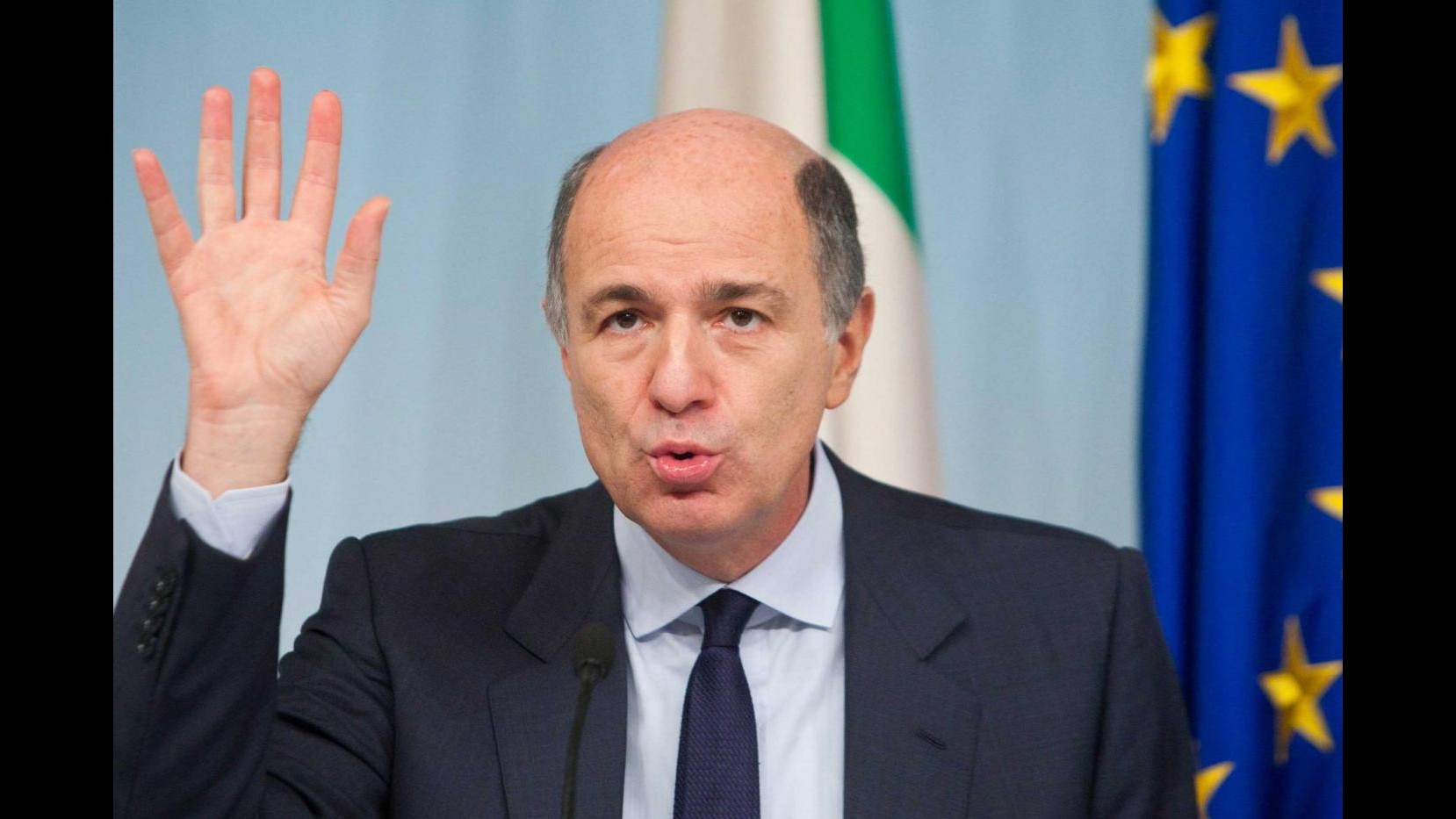 Passera: Guai se perdiamo immagine di Paese con rigore conti pubblici