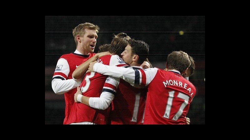 Premier League, ok Arsenal e Chelsea. Manchester United ko, Suarez show a Liverpool