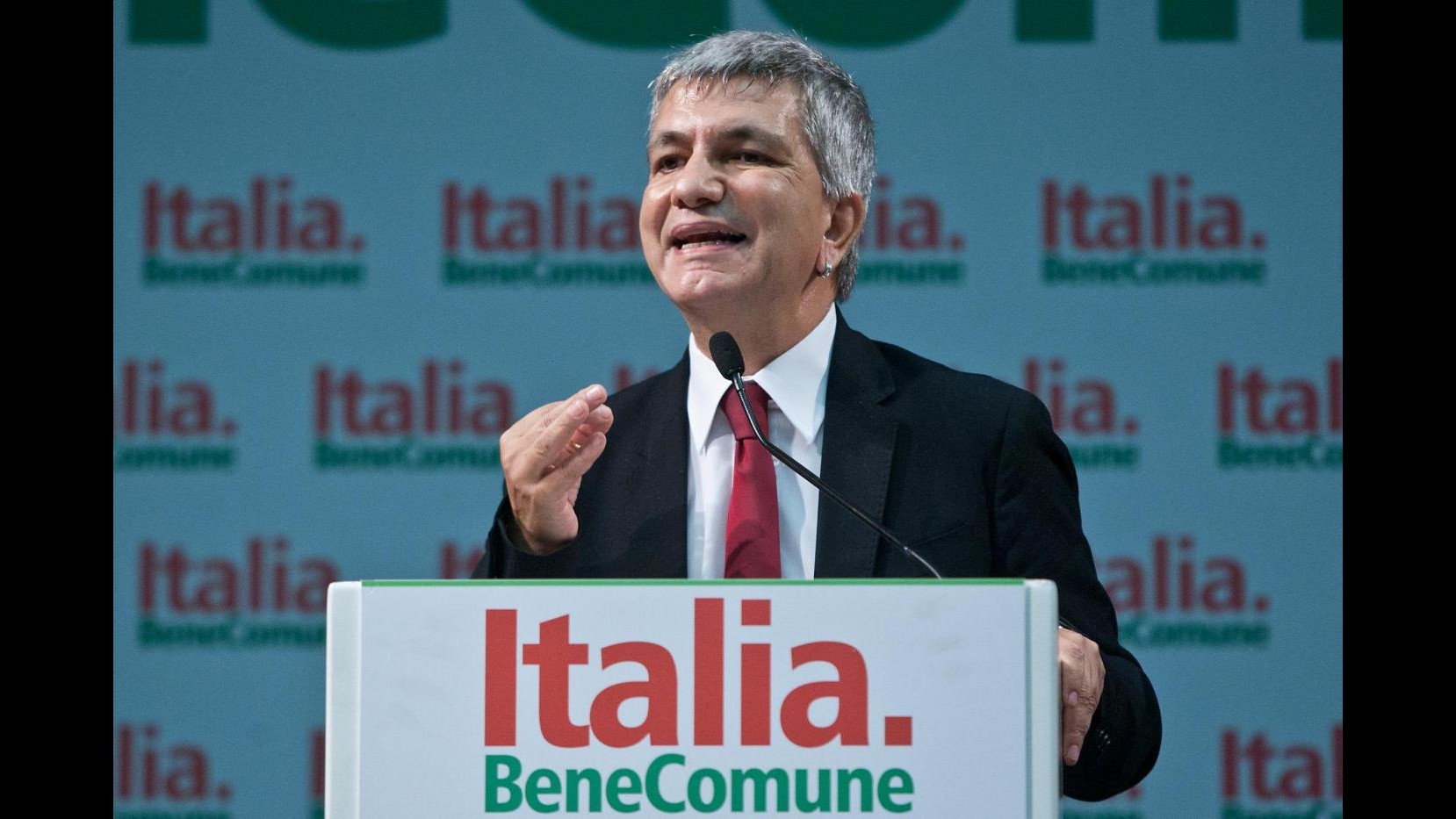 Vendola: Politica dopo anni deve dare nuove speranze ai giovani