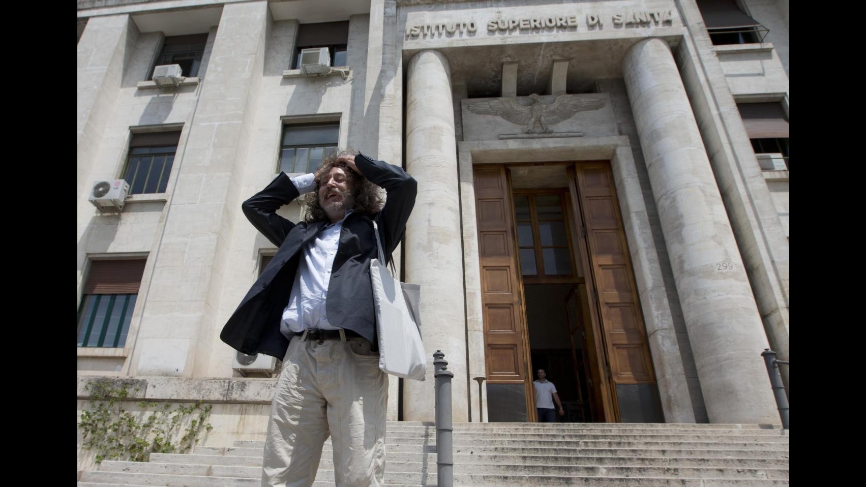 Staminali, accolto ricorso: Tar sospende Commissione e stop metodo