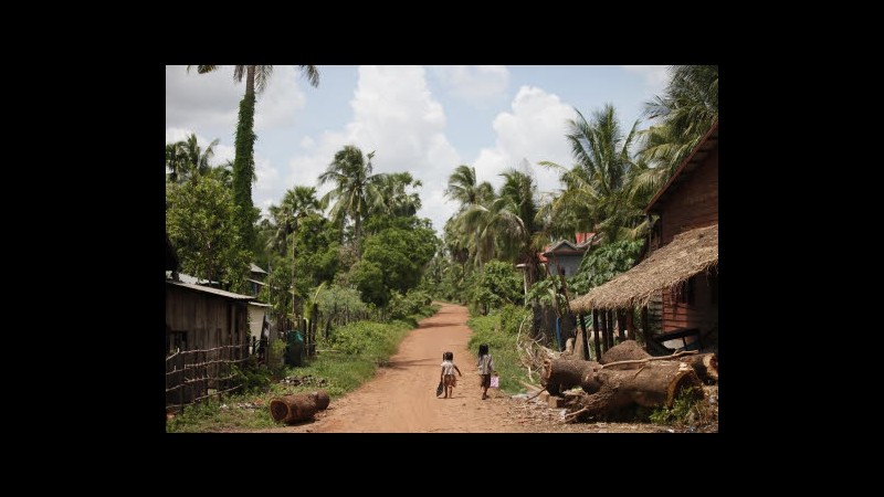 Cambogia, dal 2014 riprendono dopo 5 anni adozioni internazionali