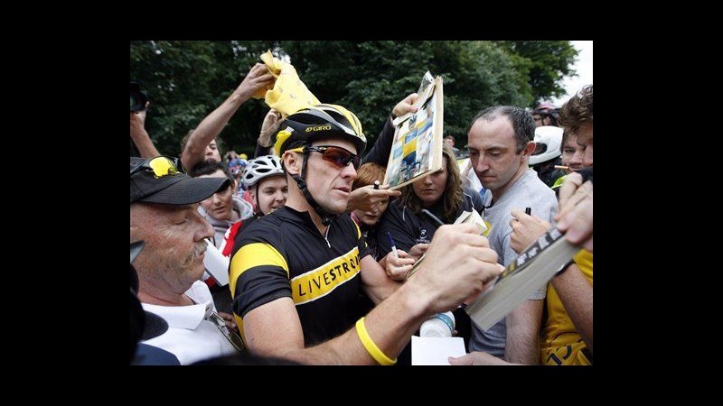 Armstrong si dimette da presidente Livestrong, Nike lo abbandona