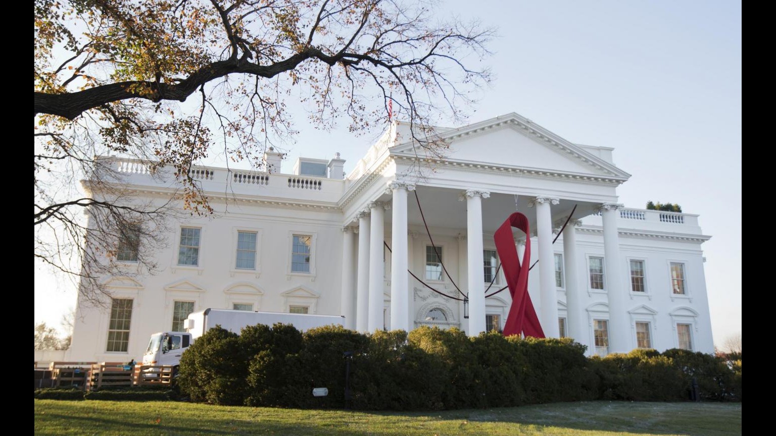 Usa, Obama annuncia nuova iniziativa per trovare cura a virus Hiv
