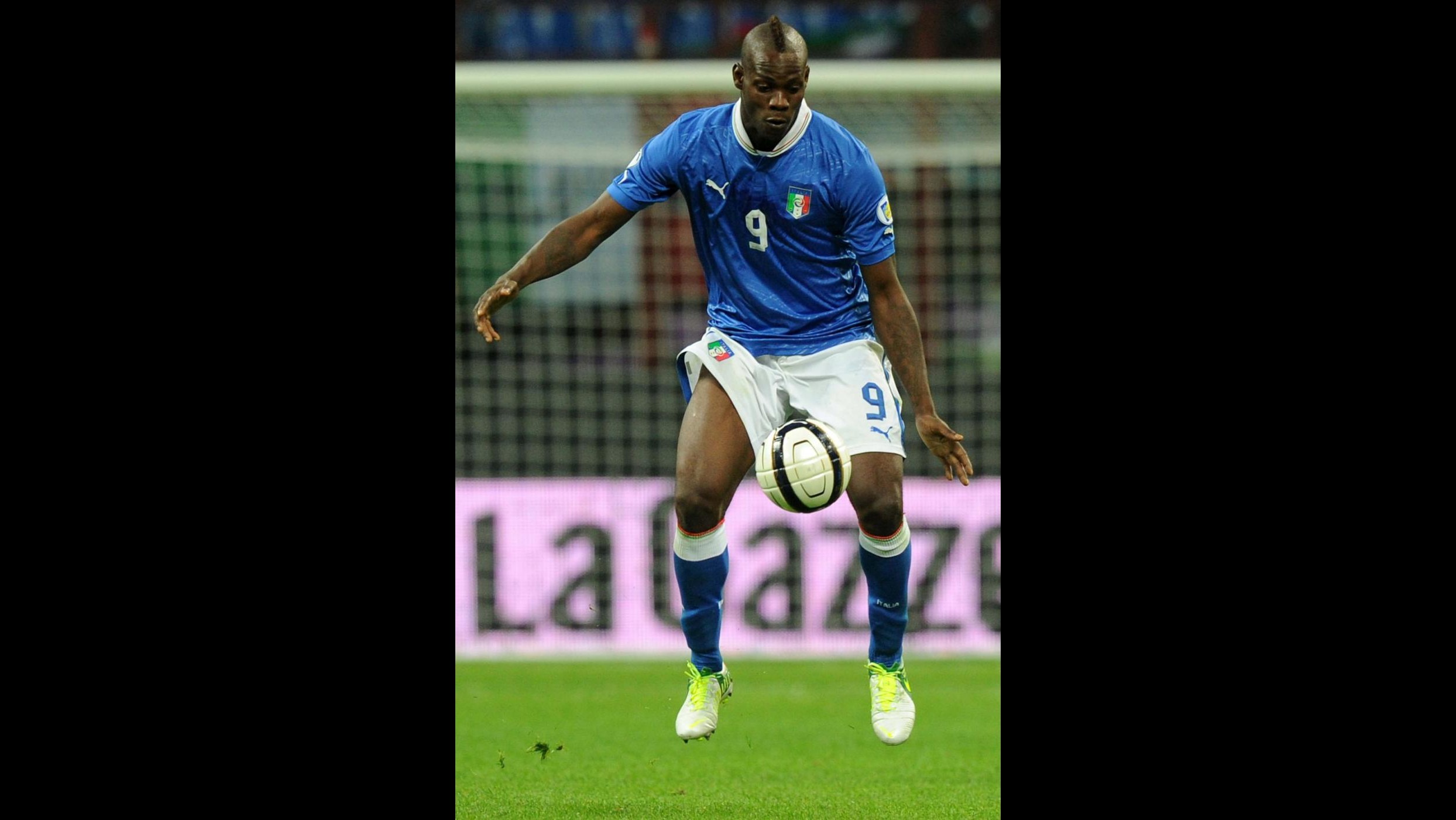 Balotelli: S. Siro stadio bellissimo, ma sto bene a Manchester