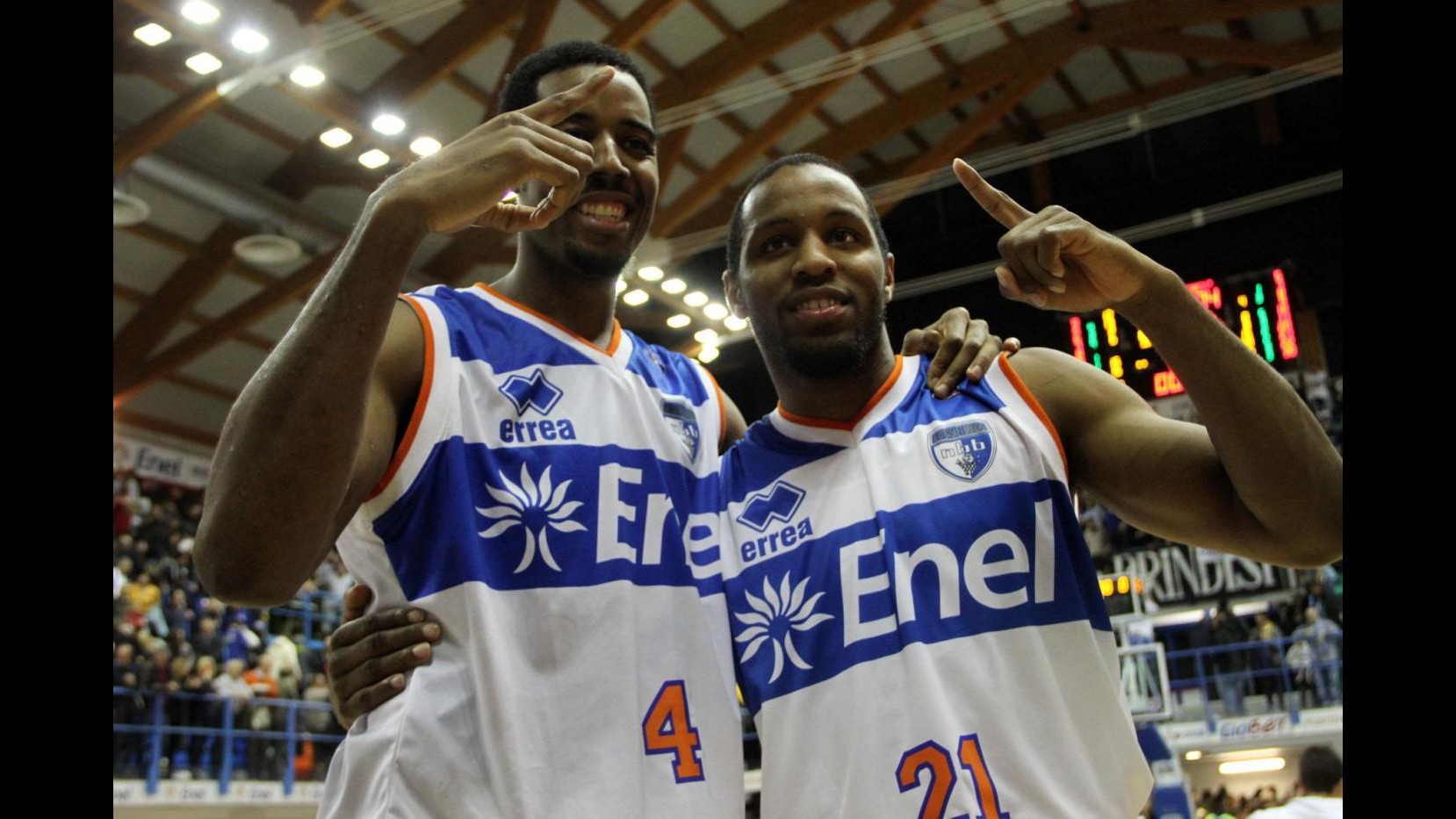 Basket, Brindisi non si ferma più. Sassani espugna Venezia, vincono Varese e Avellino