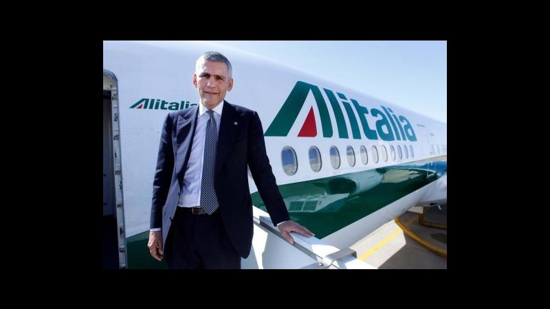 Alitalia, in piano circa 700 esuberi, no unitario da sindacati