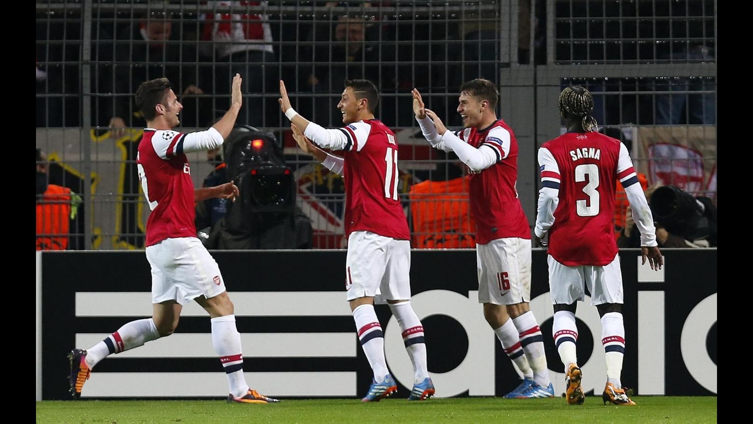 Premier League, l’Arsenal vince e resta in vetta da solo