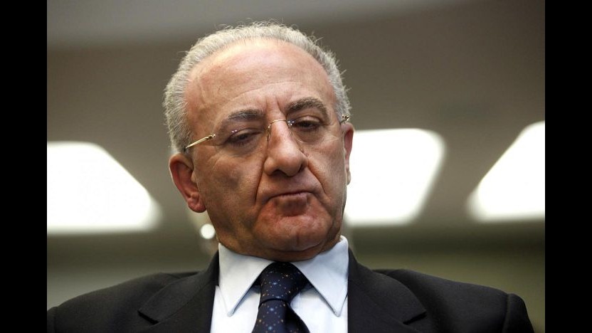 Antitrust: Per De Luca incompatibili cariche sindaco e viceministro