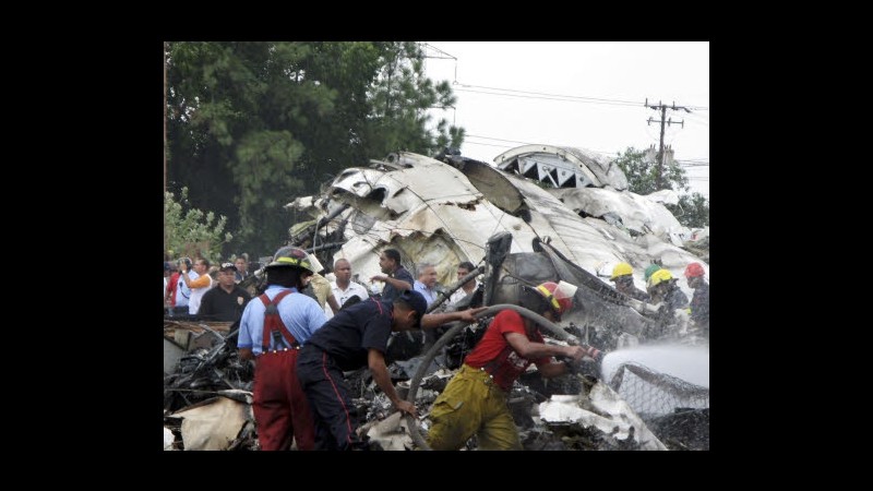 Mozambico, aereo scompare in Namibia: trovato rottame, 33 morti