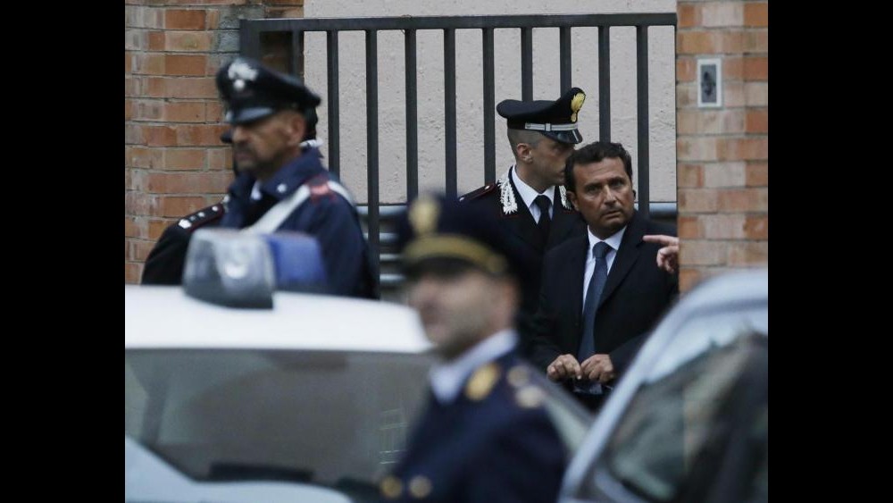 Costa Concordia, Schettino alla maxi udienza. “Ci guardi negli occhi”
