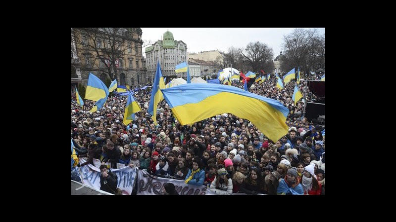 Ucraina, 10mila in piazza a Kiev: vogliono firma di accordo con Ue