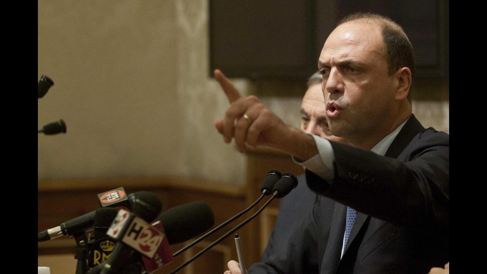 Alfano: Il Governo dipende da noi, possiamo tenerlo in vita o no