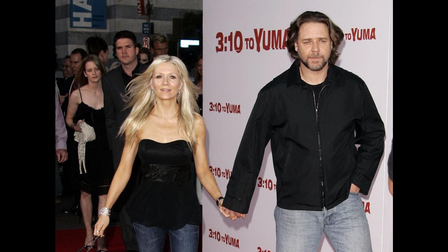 Fine dell’amore tra Russell Crowe e la moglie: divorziano dopo 9 anni