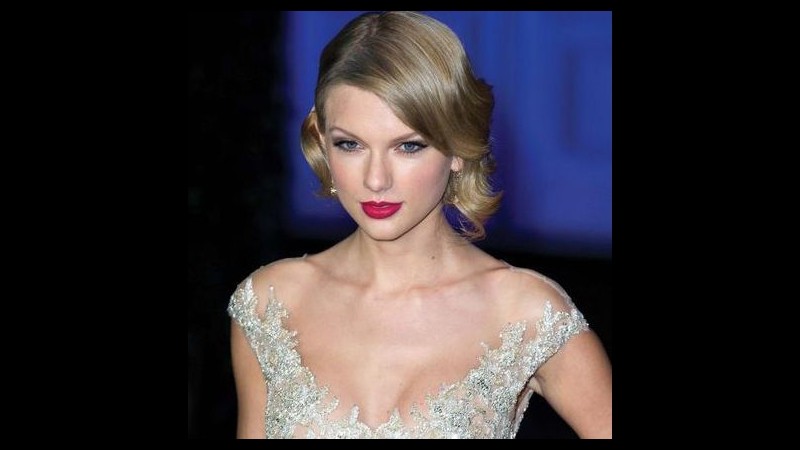 William canta insieme a Swift e Bon Jovi al Winter Whites Gala
